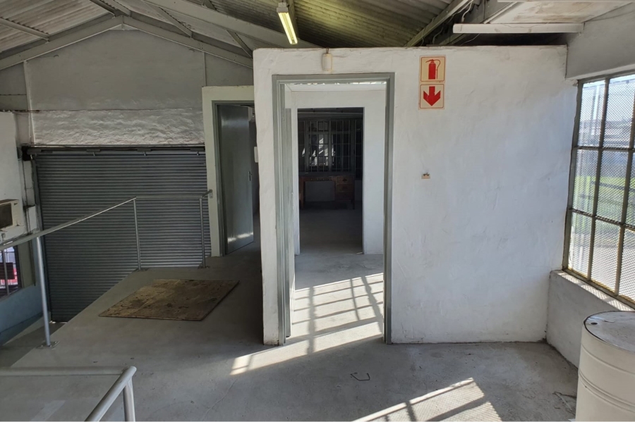 To Let commercial Property for Rent in Sidwell Eastern Cape